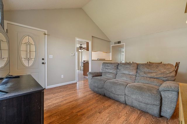 2012 Ridgecrest Dr, Modesto, CA 95351