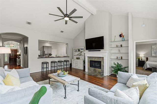 27 Emery Mill Place, The Woodlands, TX 77384