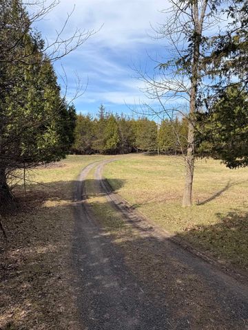 53 Hidden Drive, Alburgh, VT 05440