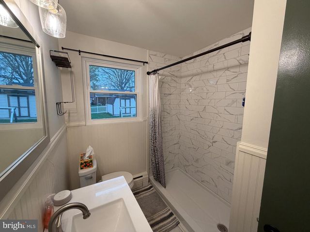 2441 BROOKSIDE LN, York, PA 17402
