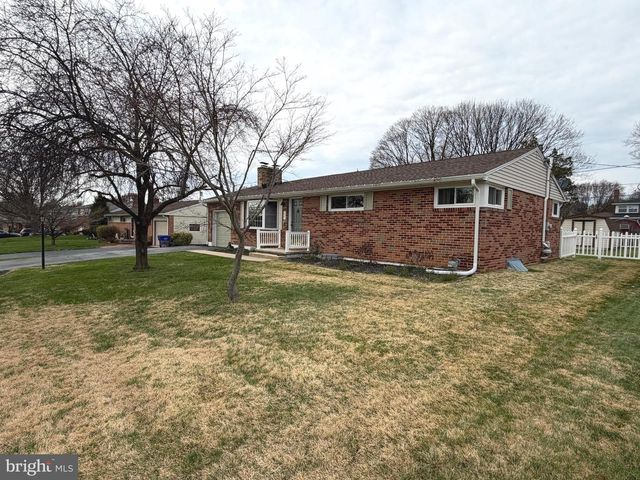 2441 BROOKSIDE LN, York, PA 17402