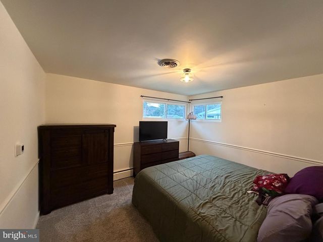 2441 BROOKSIDE LN, York, PA 17402