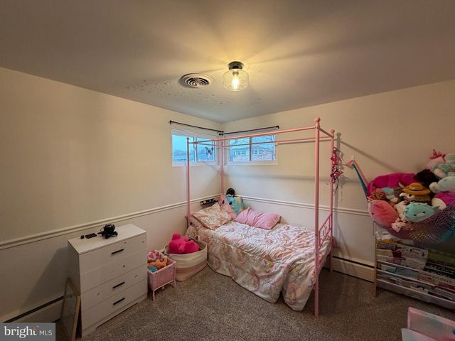 2441 BROOKSIDE LN, York, PA 17402