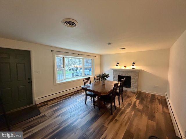 2441 BROOKSIDE LN, York, PA 17402