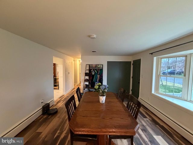 2441 BROOKSIDE LN, York, PA 17402