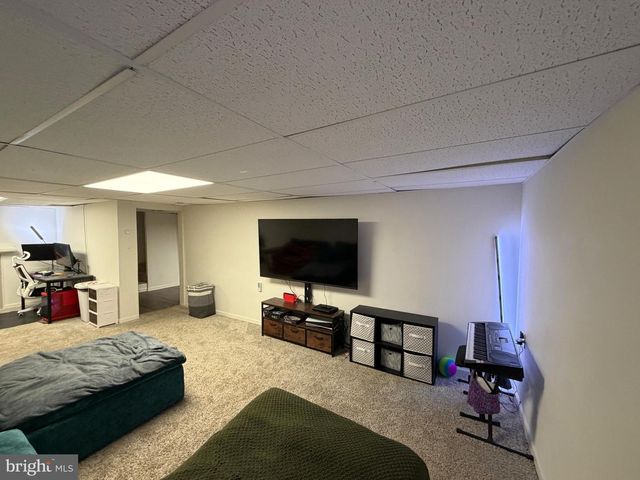 2441 BROOKSIDE LN, York, PA 17402