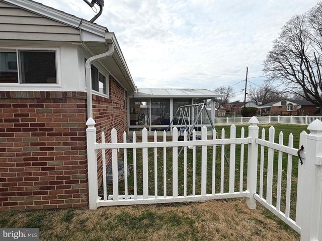 2441 BROOKSIDE LN, York, PA 17402