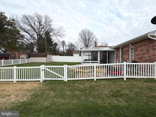 2441 BROOKSIDE LN, York, PA 17402