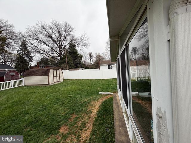 2441 BROOKSIDE LN, York, PA 17402