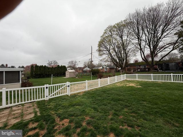 2441 BROOKSIDE LN, York, PA 17402
