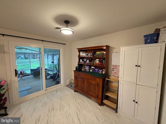 2441 BROOKSIDE LN, York, PA 17402