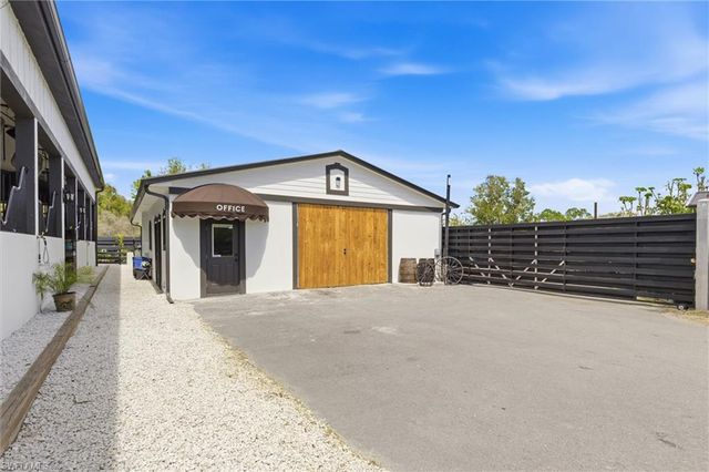 21531 River RD, Alva, FL 33920