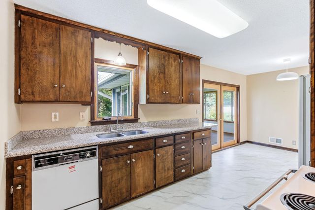 10608 Upton Avenue S, Bloomington, MN 55431