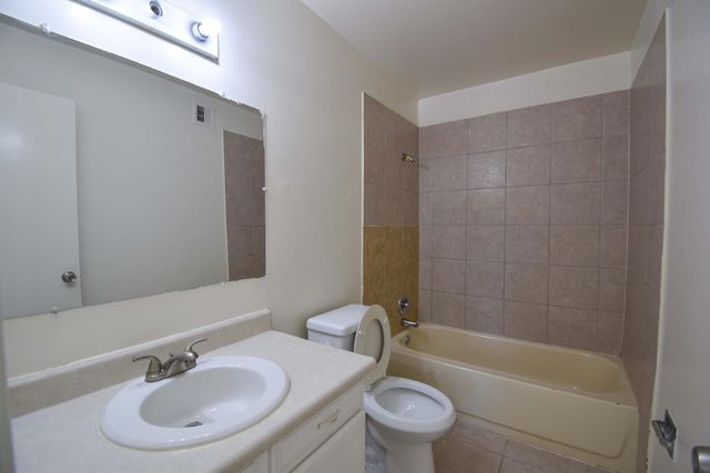 6819 N 64th Avenue, Glendale, AZ 85301