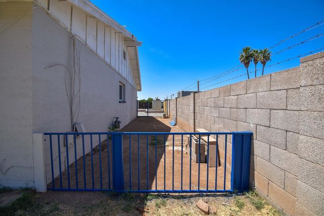 6819 N 64th Avenue, Glendale, AZ 85301