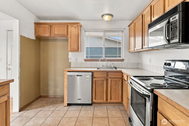 14208 Golden Given Rd E, Tacoma, WA 98445