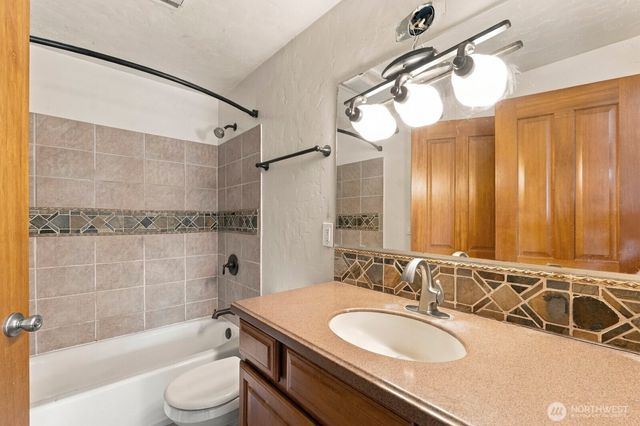 14208 Golden Given Rd E, Tacoma, WA 98445