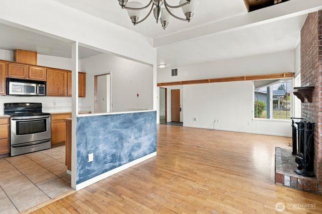 14208 Golden Given Rd E, Tacoma, WA 98445