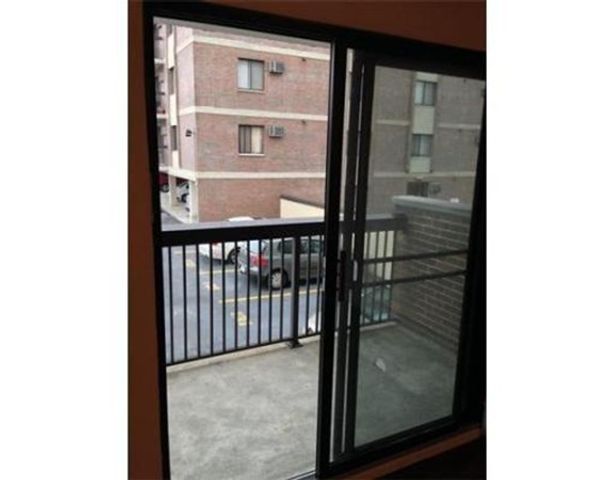 164 Galen St 25, Watertown, MA 02472