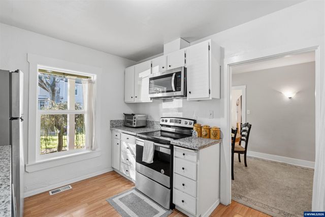 1110 Saginaw St S, Salem, OR 97302