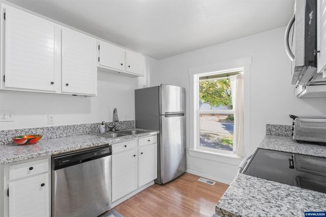 1110 Saginaw St S, Salem, OR 97302