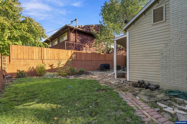 1110 Saginaw St S, Salem, OR 97302