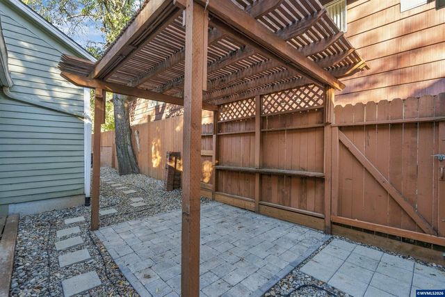 1110 Saginaw St S, Salem, OR 97302