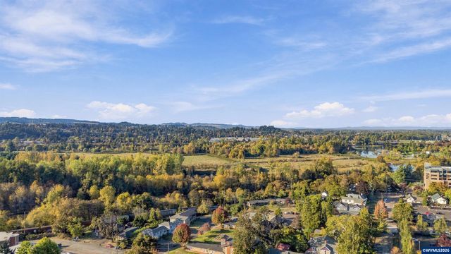 1110 Saginaw St S, Salem, OR 97302