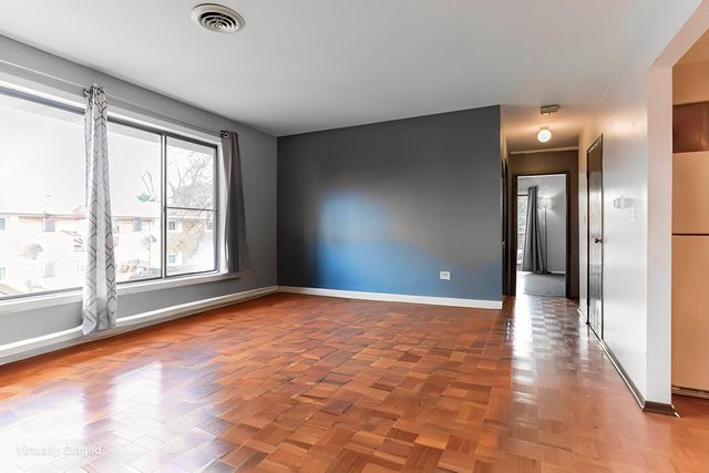 310 George Street 2SE, Bensenville, IL 60106