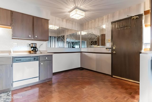 310 George Street 2SE, Bensenville, IL 60106