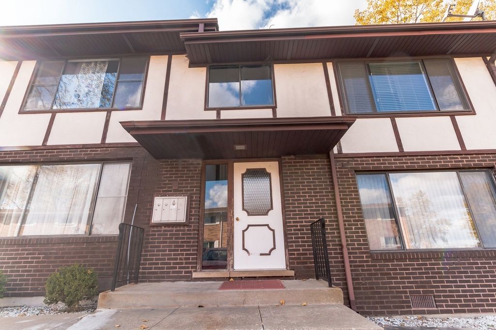 310 George Street 2SE, Bensenville, IL 60106