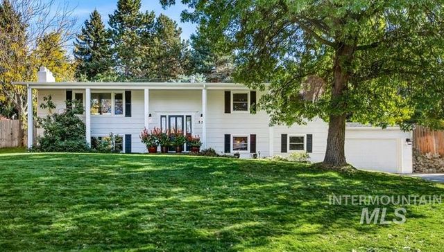533 E Curling Dr, Boise, ID 83702 property photo