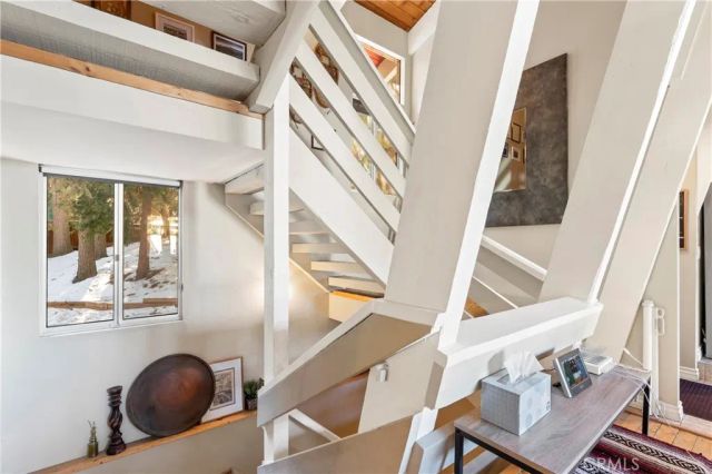 664 Circle, Lake Arrowhead, CA 92352