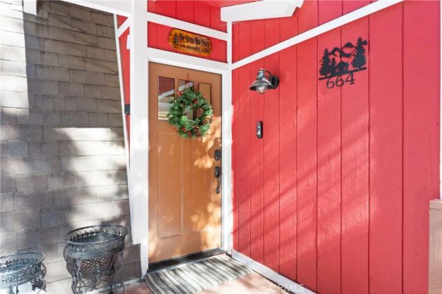 664 Circle, Lake Arrowhead, CA 92352