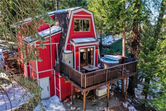 664 Circle, Lake Arrowhead, CA 92352