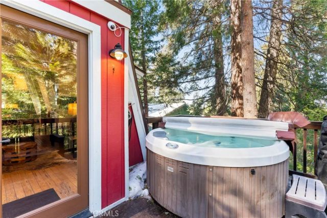 664 Circle, Lake Arrowhead, CA 92352