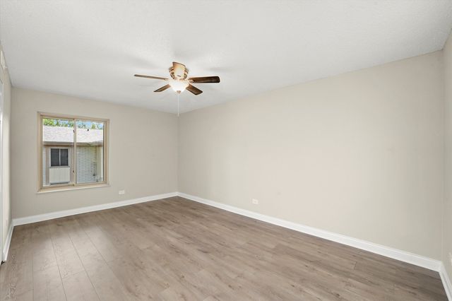 15713 Orlan Brook Drive 98, Orland Park, IL 60462