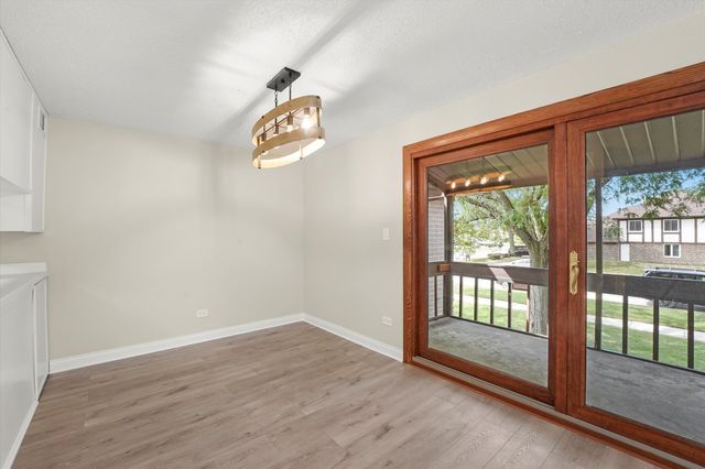 15713 Orlan Brook Drive 98, Orland Park, IL 60462