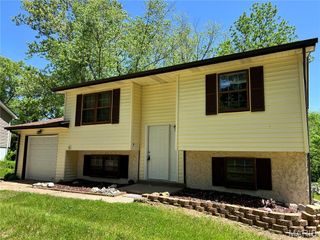 11632 Mimeaux Drive, St Louis, MO 63138
