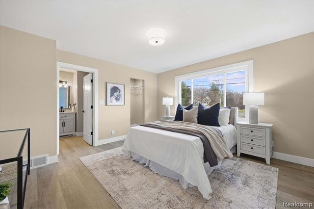 1709 Stirling Avenue, Pontiac, MI 48340