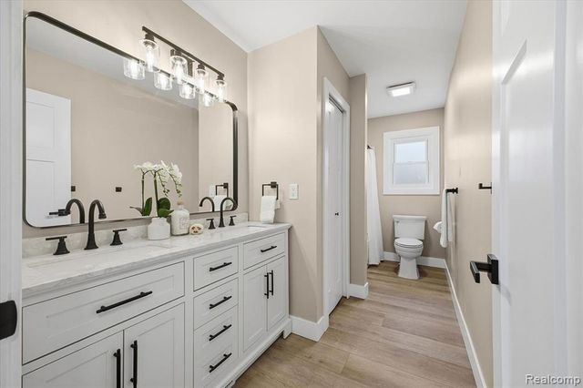 1709 Stirling Avenue, Pontiac, MI 48340