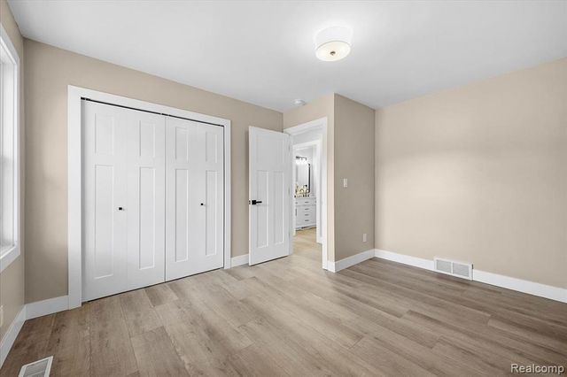 1709 Stirling Avenue, Pontiac, MI 48340