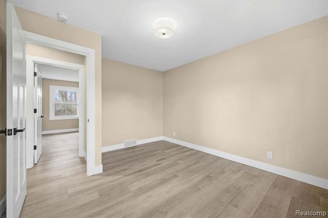 1709 Stirling Avenue, Pontiac, MI 48340