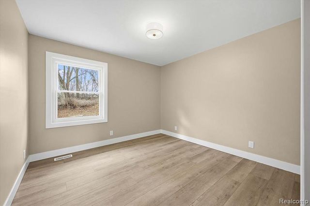 1709 Stirling Avenue, Pontiac, MI 48340