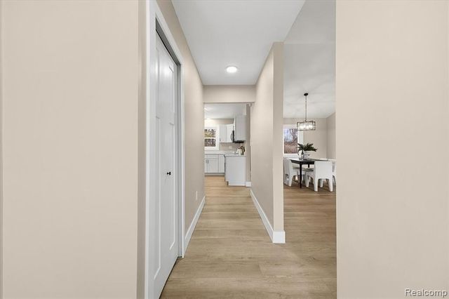 1709 Stirling Avenue, Pontiac, MI 48340