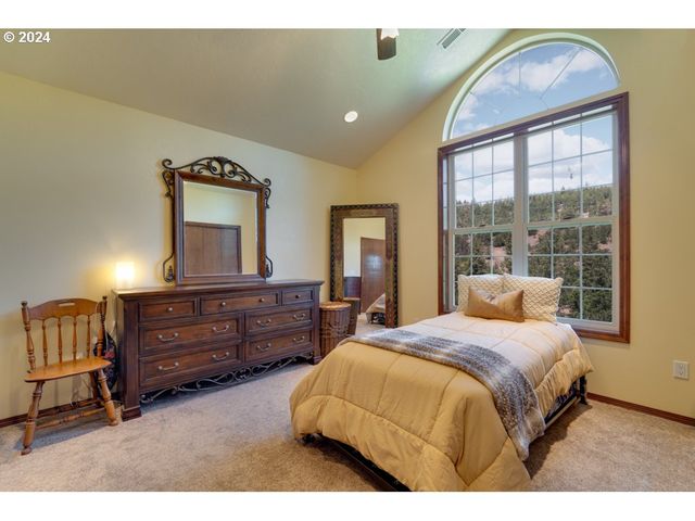 304 TOAD Rd, Goldendale, WA 98620