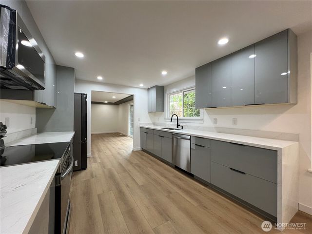 6716 Mt Tacoma Drive SW, Lakewood, WA 98499