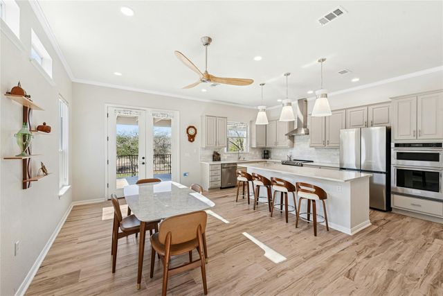 125 Crystal Springs DR, Georgetown, TX 78633