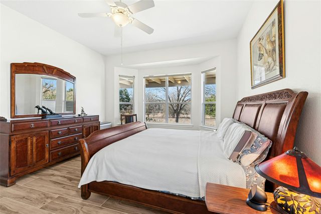 125 Crystal Springs DR, Georgetown, TX 78633