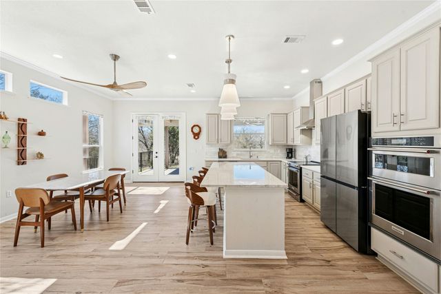 125 Crystal Springs DR, Georgetown, TX 78633